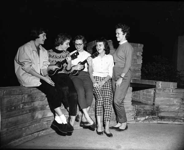 1950s Fashions Mid Century Clothing Styles