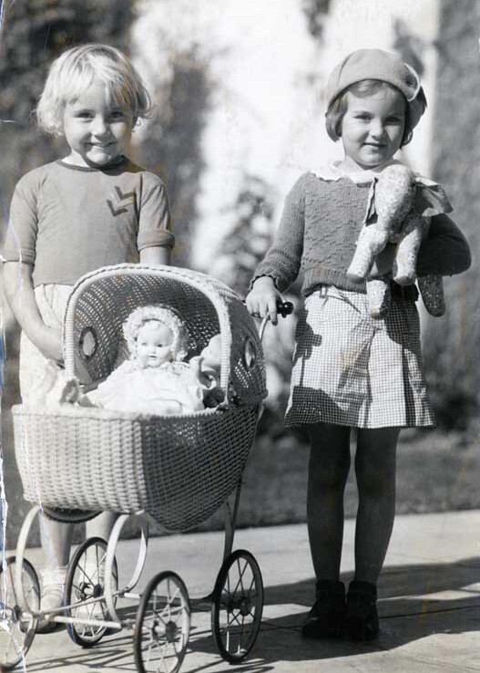 Two stylish children in 1930