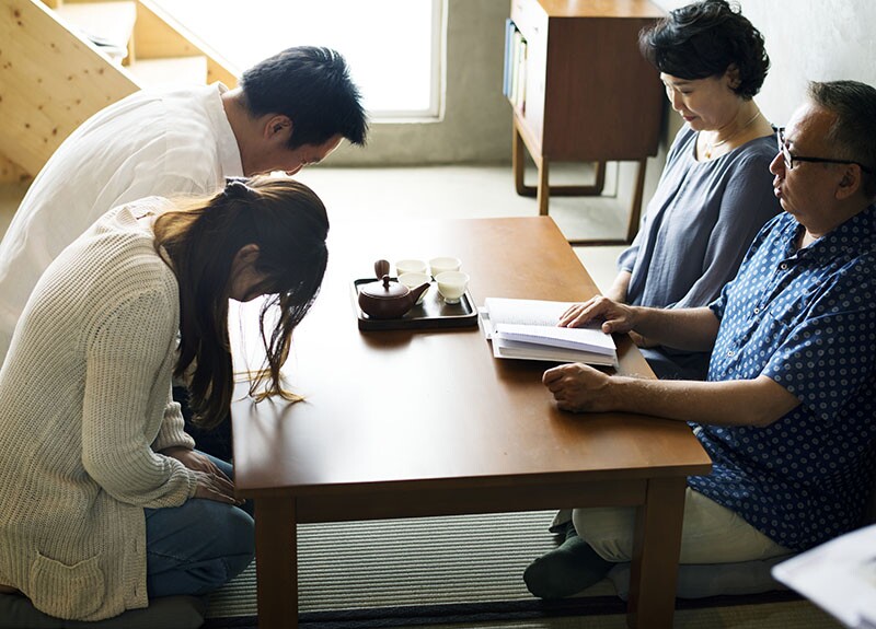 japanese children showing deference to their parents.