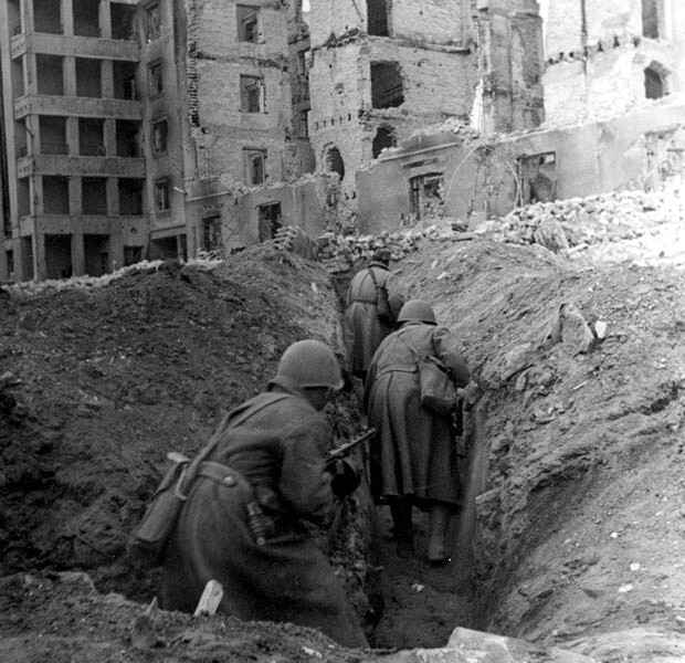 Soldiers in trenches at the Battle of Stalingrad.