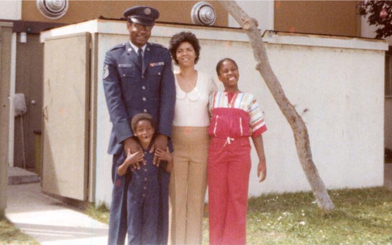 An early picture of thom reed and his family.