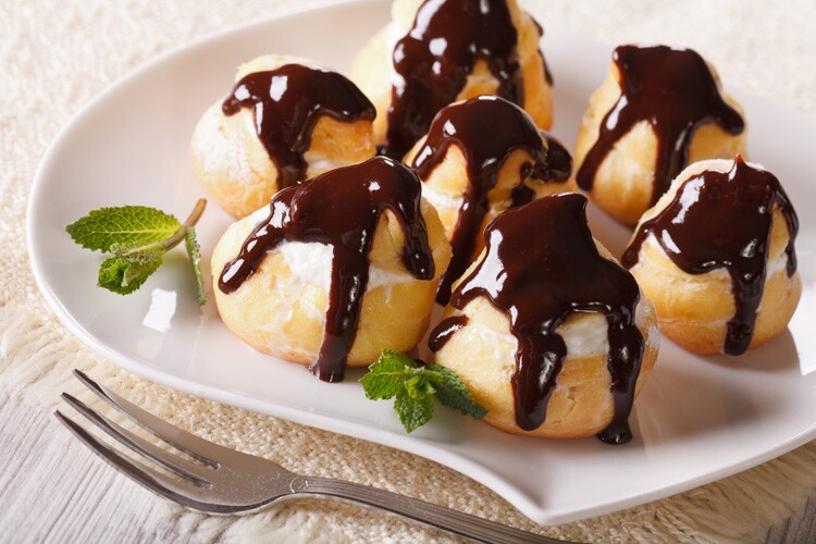 profiteroles, a french desert