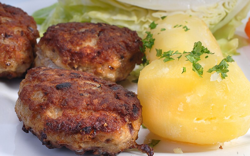A plate of frikadeller