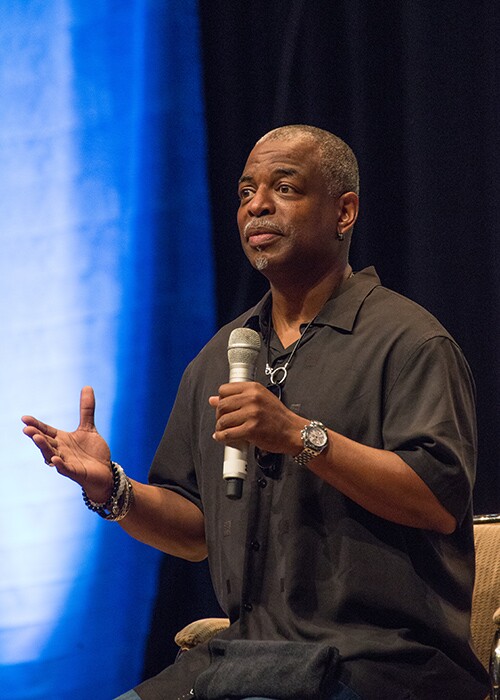 LeVar Burton discovers his African American family history.